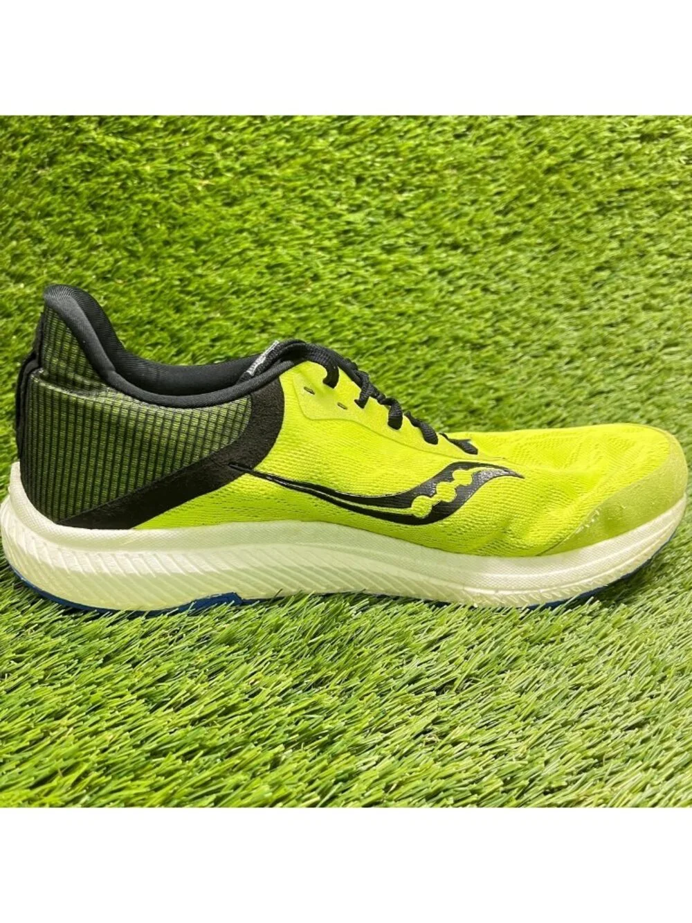 Saucony Freedom 5 Mens Size 9.5 Neon Green Black Athletic Running Shoes Sneakers